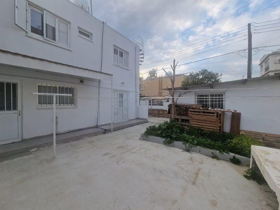 3 Beds 3 Baths House: https://www.facebook.com/marketplace/item/3675489166082502 (www.facebook.com)