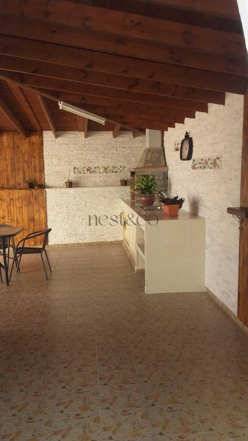 6-bedroom villa for sale: https://www.bazaraki.com/adv/5798373_6-bedroom-villa-for-sale (www.bazaraki.com)