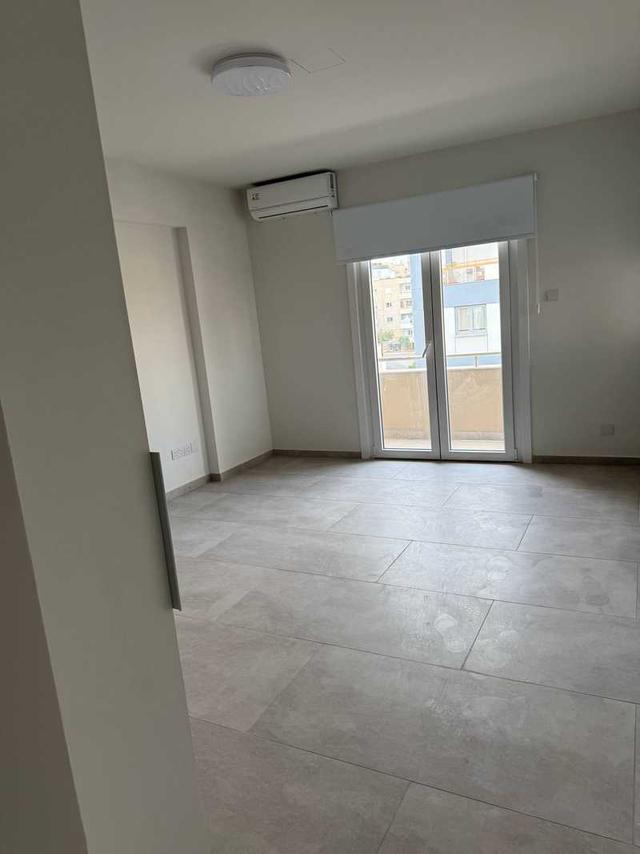3-bedroom apartment to rent: https://www.bazaraki.com/adv/5798680_3-bedroom-apartment-to-rent (www.bazaraki.com)