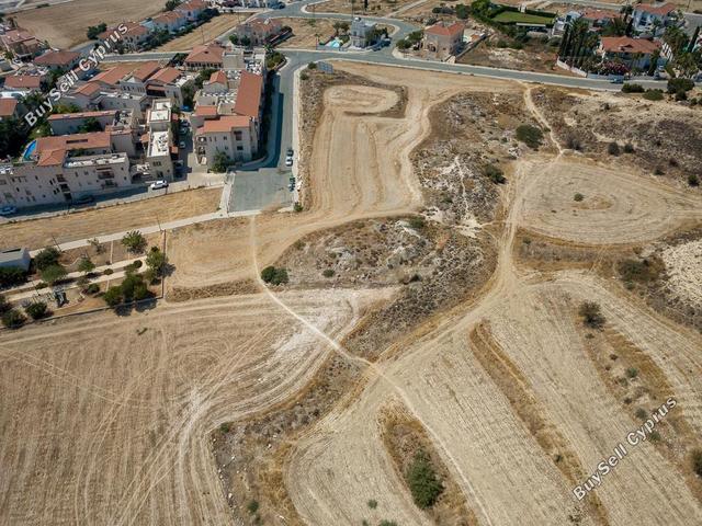 1,403 SQM Residential Plot for sale in Oroklini, Larnaca: https://www.buysellcyprus.com/property-for-sale/larnaca/oroklini/plot-for-sale-oroklini-larnaca-1800864.html (www.buysellcyprus.com)