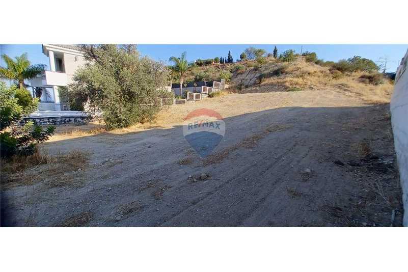 Residential land 720 m²: https://www.bazaraki.com/adv/5797851_residential-land-720-m2 (www.bazaraki.com)
