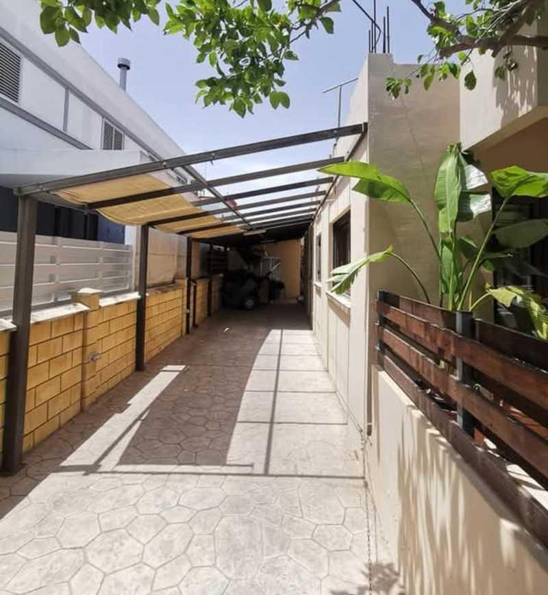3-bedroom semi-detached for sale: https://www.bazaraki.com/adv/5797299_3-bedroom-semi-detached-for-sale (www.bazaraki.com)