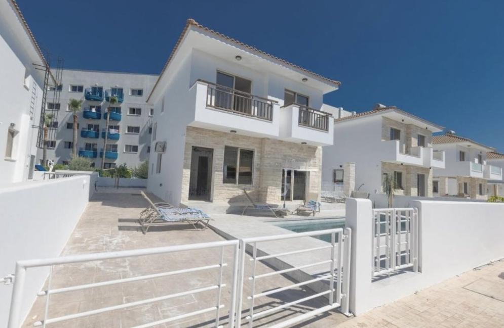 3-bedroom house in Famagusta №153794: https://dom.com.cy/en/catalog/rent/153794/ (dom.com.cy)