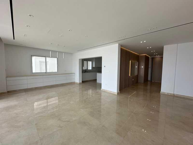  5-bedroom villa to rent: https://www.bazaraki.com/adv/5787190_5-bedroom-villa-to-rent (www.bazaraki.com)