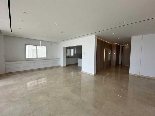  5-bedroom villa to rent: https://www.bazaraki.com/adv/5787190_5-bedroom-villa-to-rent (www.bazaraki.com)