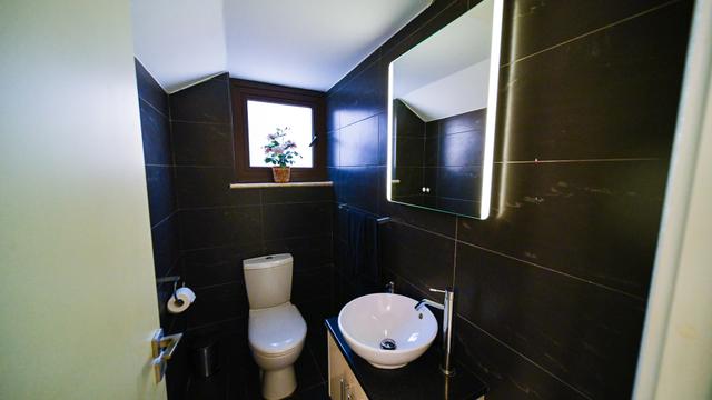 6-bedroom villa in Larnaca № 153177: https://dom.com.cy/en/catalog/sale/153177/ (dom.com.cy)