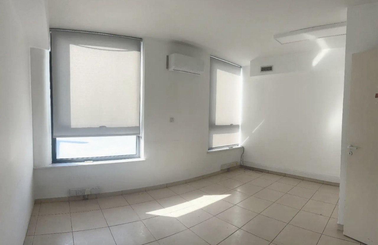 Office in Limassol №152749: https://dom.com.cy/en/catalog/rent/152749/ (dom.com.cy)