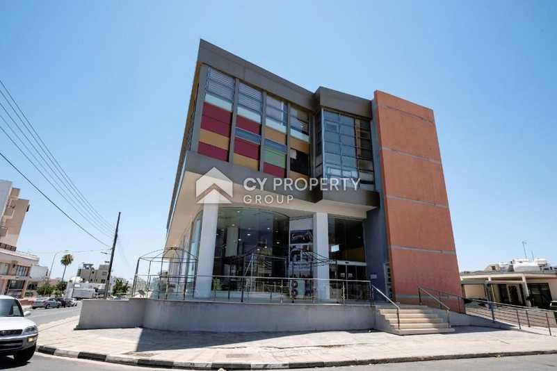 Commercial building in sotiros: https://www.bazaraki.com/adv/5797757_commercial-building-in-sotiros (www.bazaraki.com)