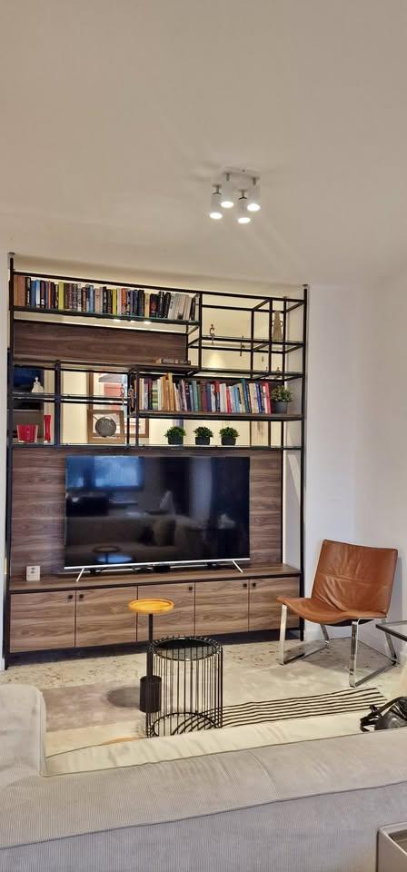 3 Beds 2 Baths Apartment/condo: https://www.facebook.com/marketplace/item/1822190245015325 (www.facebook.com)