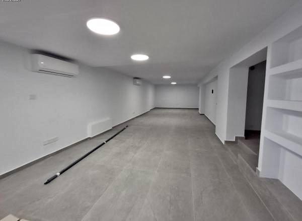 Office for rent fully renovated in 2025: https://www.facebook.com/marketplace/item/1278470384284495 (www.facebook.com)