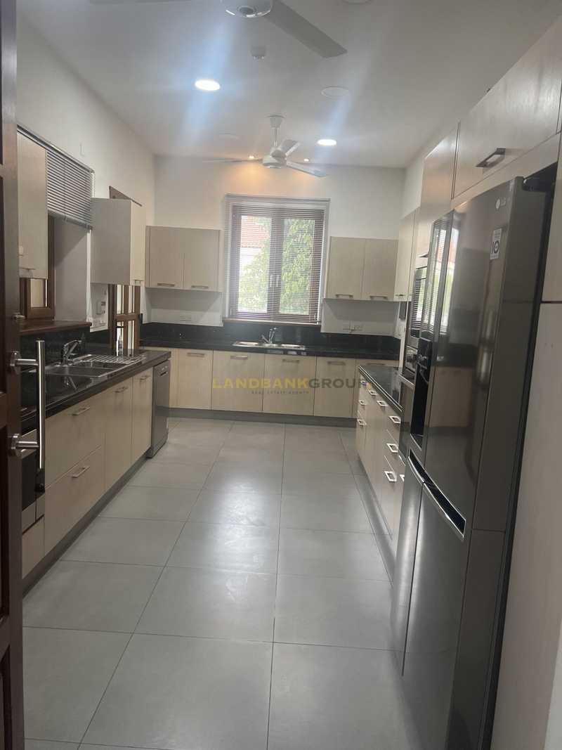 5-bedroom detached house for sale: https://www.bazaraki.com/adv/5790572_5-bedroom-detached-house-for-sale (www.bazaraki.com)