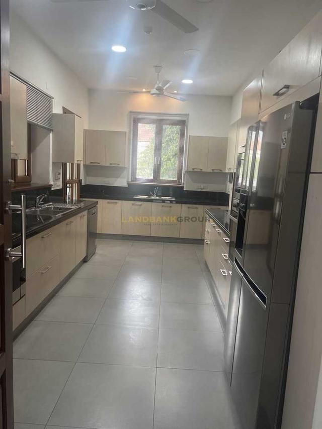 5-bedroom detached house for sale: https://www.bazaraki.com/adv/5790572_5-bedroom-detached-house-for-sale (www.bazaraki.com)