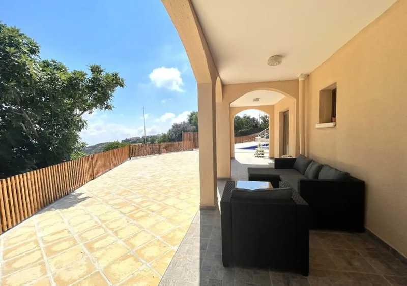 4-bedroom villa to rent: https://www.bazaraki.com/adv/5796415_4-bedroom-villa-to-rent (www.bazaraki.com)