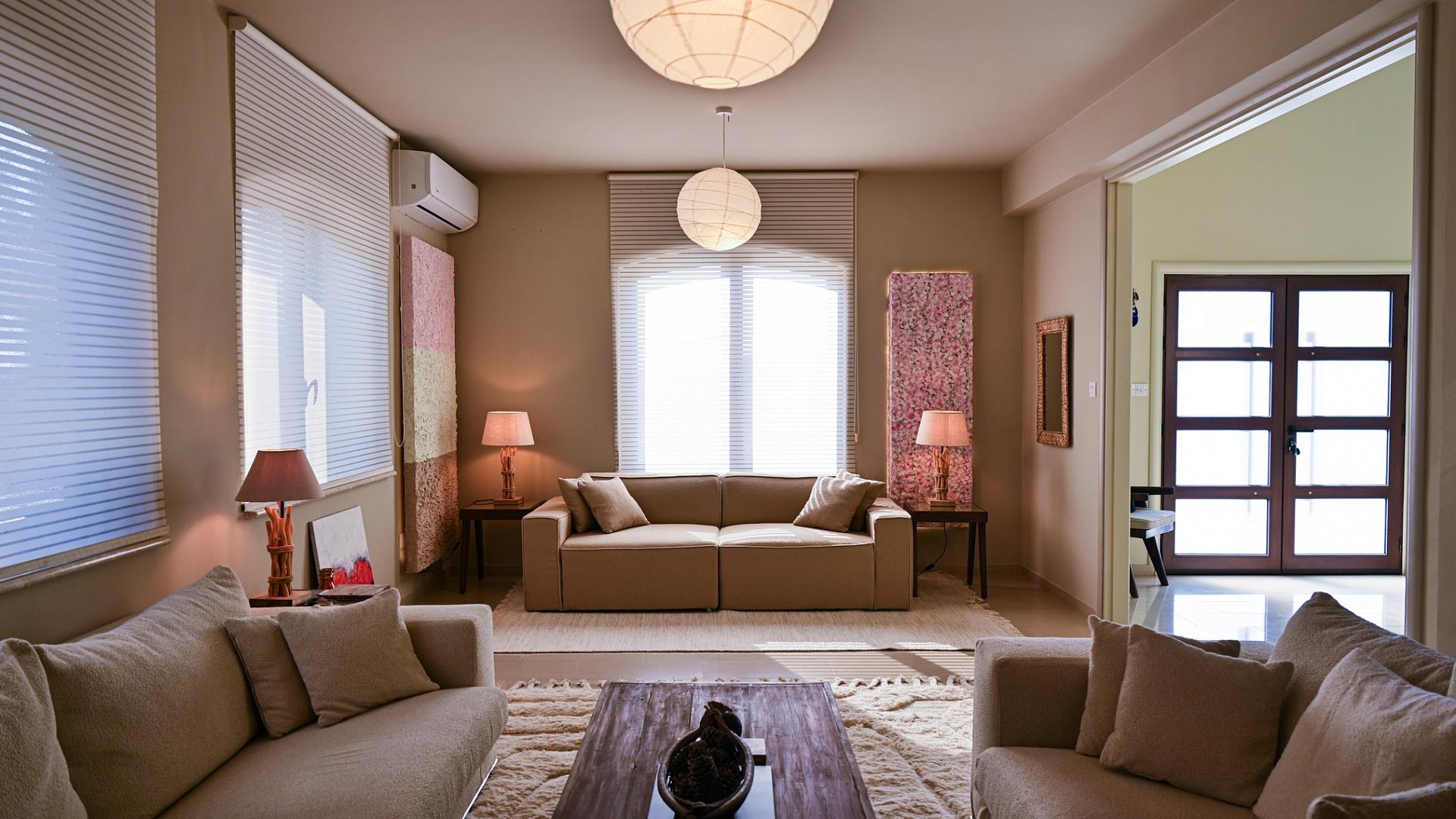 6-bedroom villa in Larnaca № 153177: https://dom.com.cy/en/catalog/sale/153177/ (dom.com.cy)