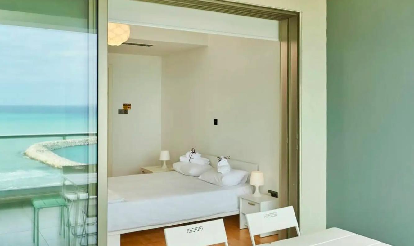2-bedroom flat in Larnaca №153729: https://dom.com.cy/en/catalog/rent/153729/ (dom.com.cy)