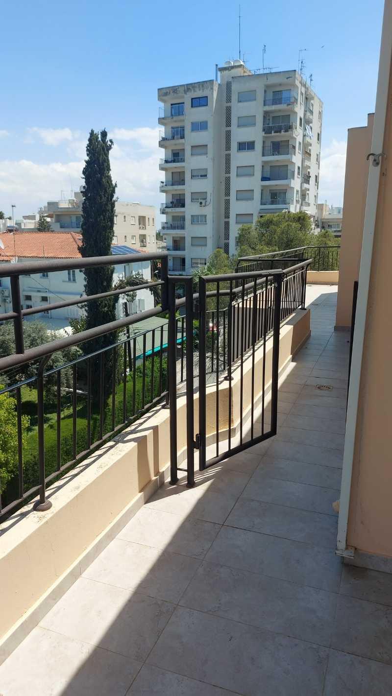 3-bedroom penthouse to rent: https://www.bazaraki.com/adv/5795179_3-bedroom-penthouse-to-rent (www.bazaraki.com)
