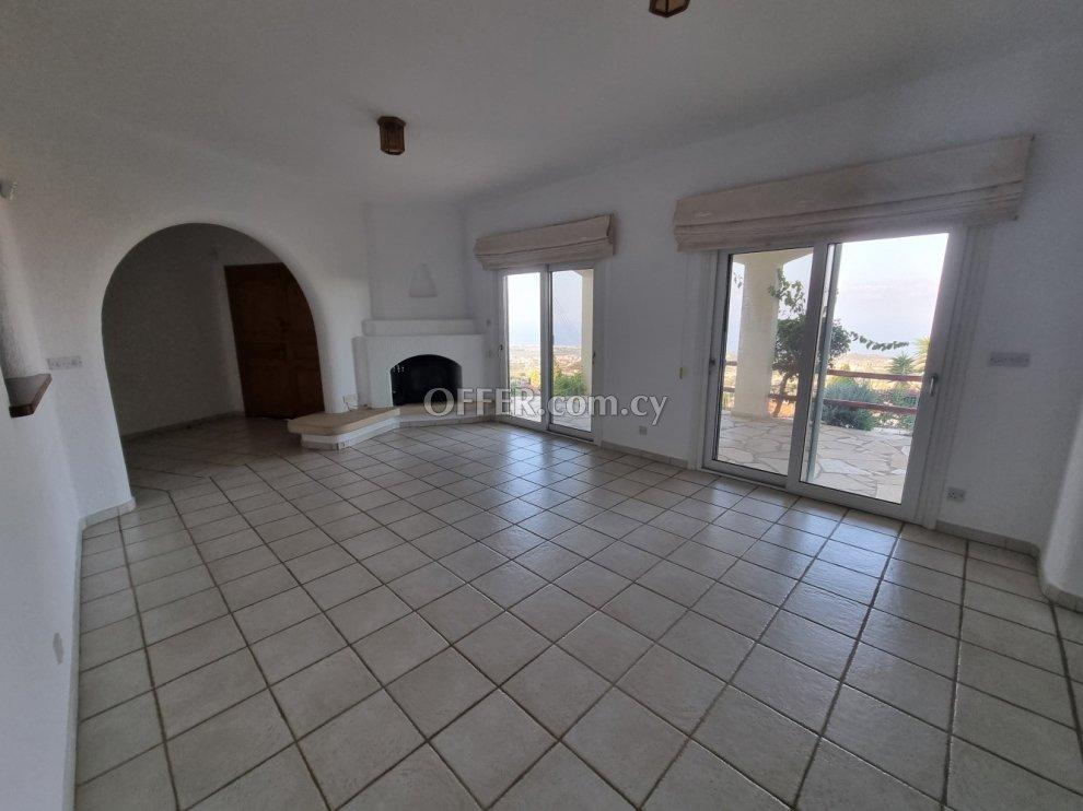 4-bedroom Detached Villa 321 sqm in Tala: https://www.offer.com.cy/en/4-bedroom-detached-villa-321-sqm-in-tala/21-816029/ (www.offer.com.cy)
