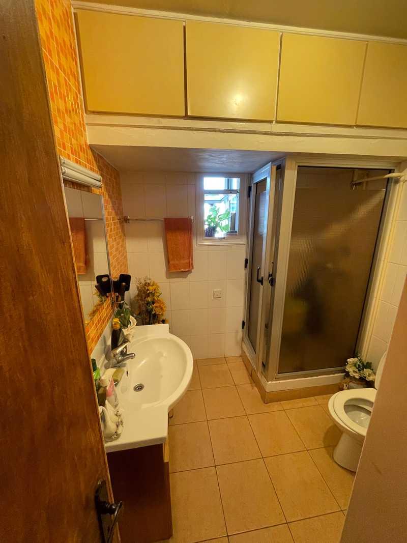 Cozy room in the city center: https://www.bazaraki.com/adv/5793054_cozy-room-for-rent-in-the-city-center (www.bazaraki.com)