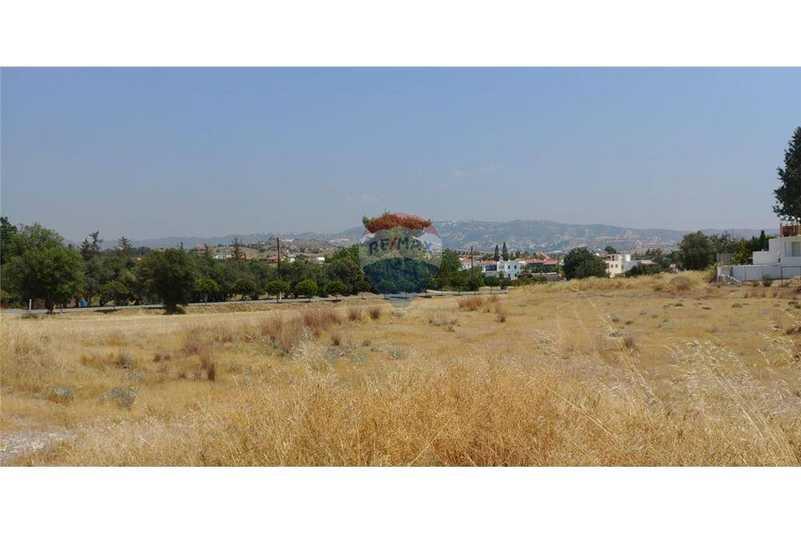 Residential land 3382 m²: https://www.bazaraki.com/adv/5797850_residential-land-3382-m2 (www.bazaraki.com)