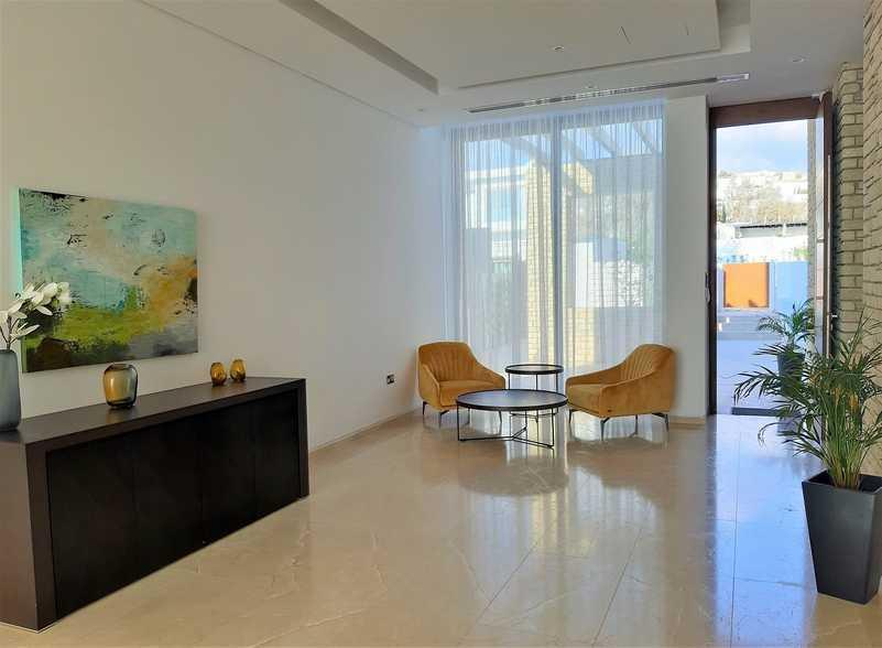 4-bedroom villa to rent: https://www.bazaraki.com/adv/5799360_4-bedroom-villa-to-rent (www.bazaraki.com)