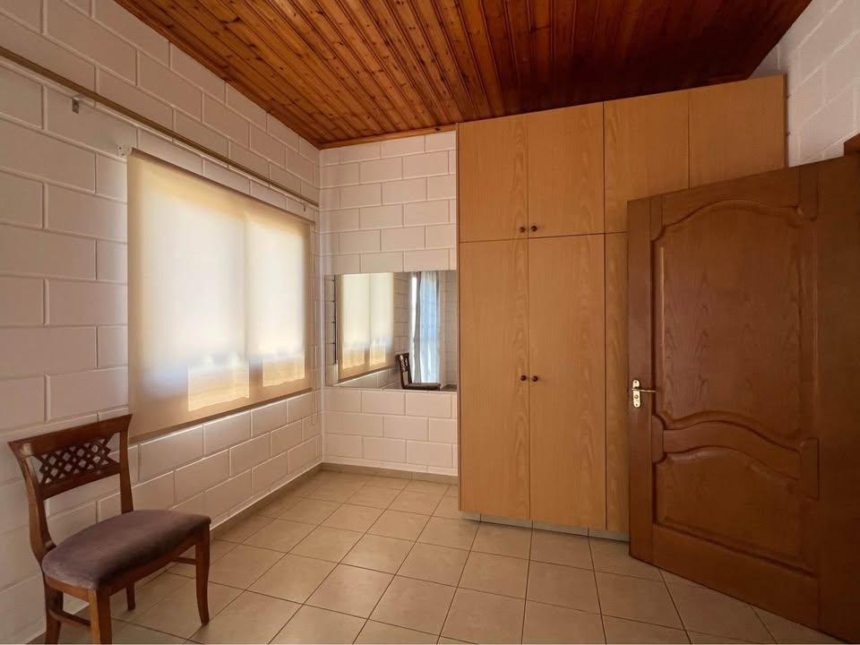 📍Town Centre 3 bedroom house,  Universal: https://www.facebook.com/marketplace/item/576311268331597 (www.facebook.com)