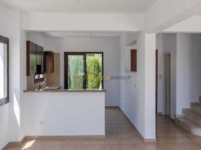 3-bedroom villa for sale: https://www.bazaraki.com/adv/5798669_3-bedroom-villa-for-sale (www.bazaraki.com)