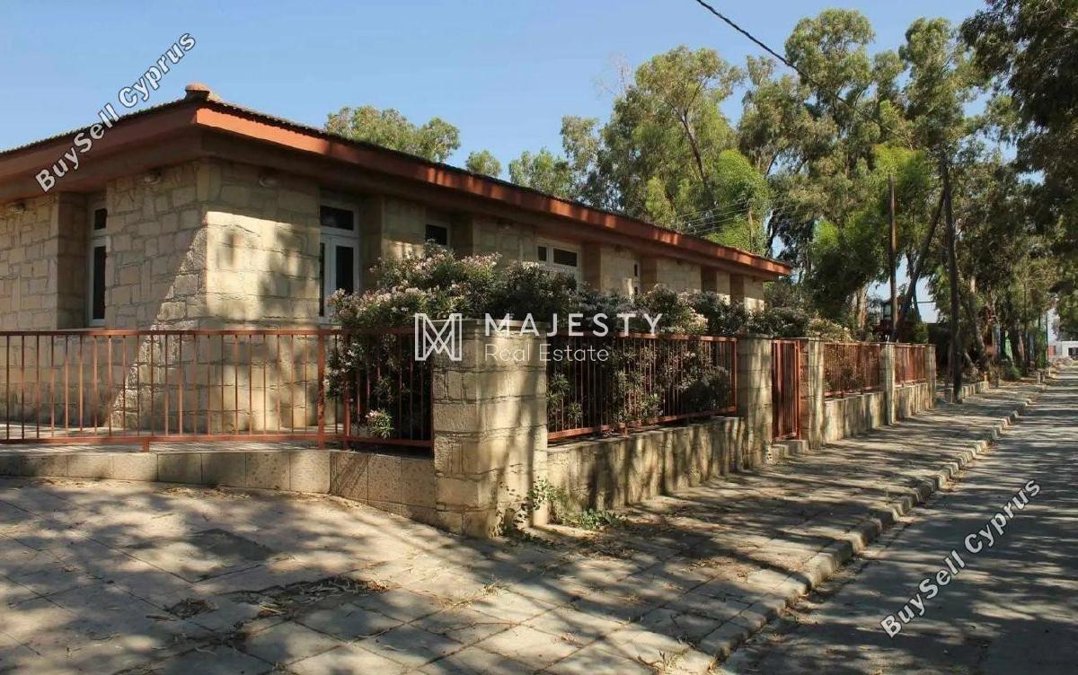 4 Bedroom Town house for sale in Zakaki, Limassol: https://www.buysellcyprus.com/property-for-sale/limassol/zakaki/4-bed-town-house-for-sale-zakaki-limassol-1794290.html (www.buysellcyprus.com)