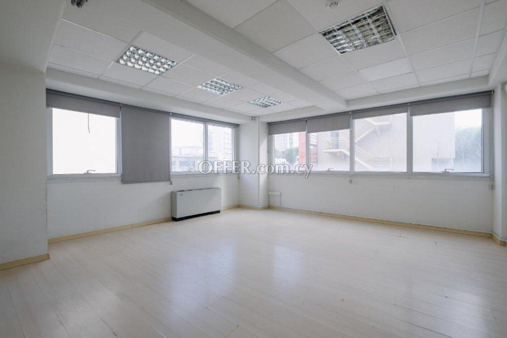 Office in Trypiotis Nicosia: https://www.offer.com.cy/en/office-in-trypiotis-nicosia/21-816317/ (www.offer.com.cy)