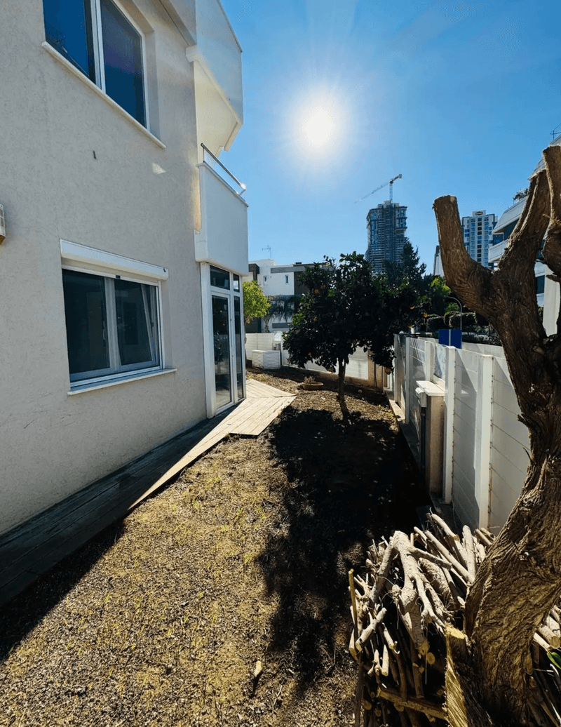 3-bedroom apartment to rent: https://www.bazaraki.com/adv/5787027_3-bedroom-apartment-to-rent (www.bazaraki.com)