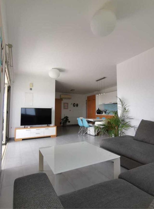 2-bedroom apartment to rent: https://www.bazaraki.com/adv/5794390_2-bedroom-apartment-to-rent (www.bazaraki.com)