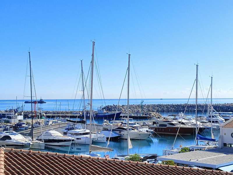 1-bedroom apartment for sale: https://www.bazaraki.com/adv/5792776_1-bedroom-apartment-for-sale (www.bazaraki.com)