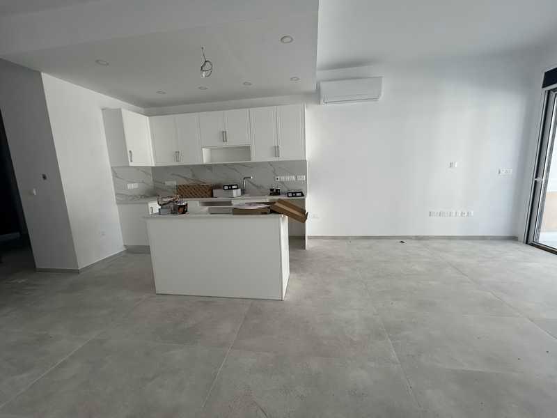 2-bedroom penthouse to rent: https://www.bazaraki.com/adv/5794732_2-bedroom-penthouse-to-rent (www.bazaraki.com)