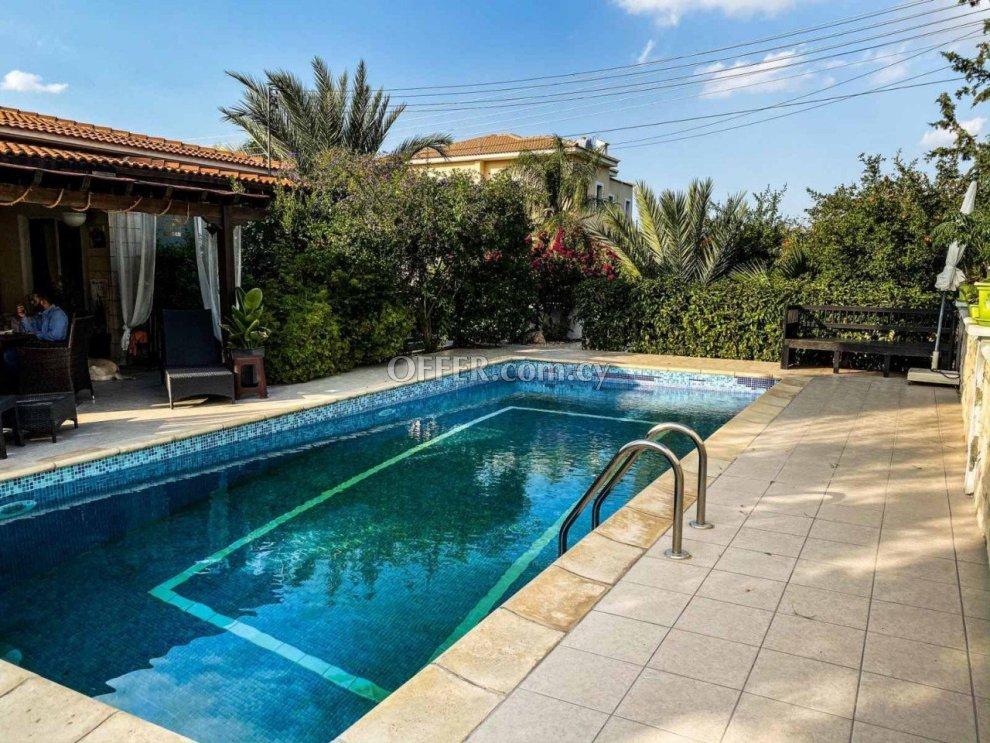 House (Detached) in Pera Chorio Nisou, Nicosia for Sale: https://www.offer.com.cy/en/house-detached-in-pera-chorio-nisou-nicosia-for-sale/21-727238/ (www.offer.com.cy)