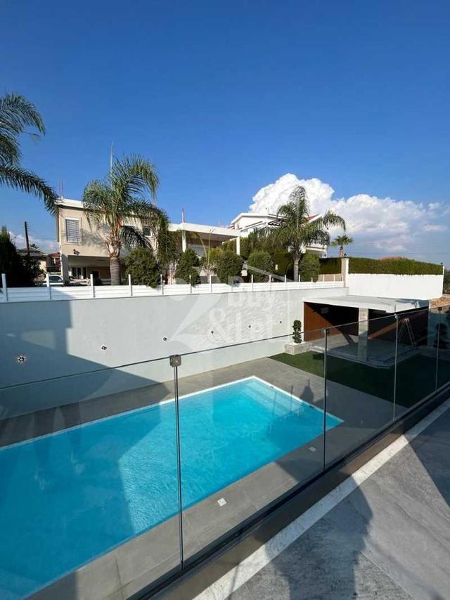 5-bedroom villa for sale: https://www.bazaraki.com/adv/5791125_5-bedroom-villa-for-sale (www.bazaraki.com)