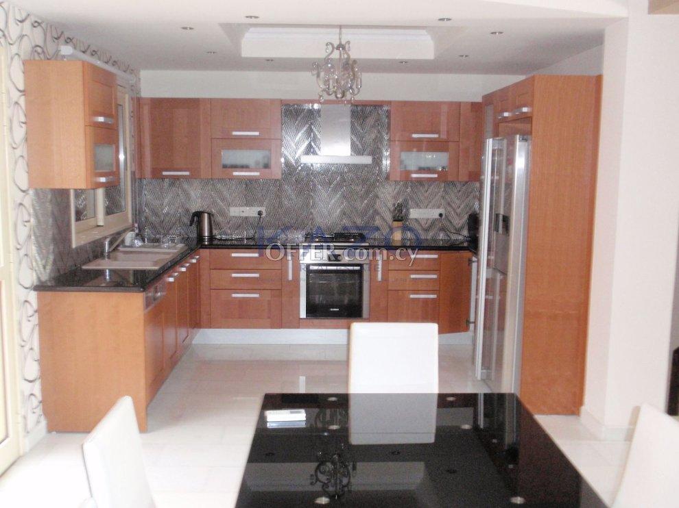 Spacious Fully Furnished Villa with 6 Bedrooms in Germasoyeia: https://www.offer.com.cy/en/spacious-fully-furnished-villa-with-6-bedrooms-in-germasoyeia/21-816124/ (www.offer.com.cy)