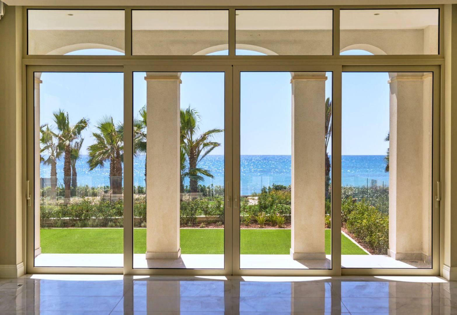 New 7-bedroom villa in Larnaca № 153410: https://dom.com.cy/en/catalog/sale/153410/ (dom.com.cy)