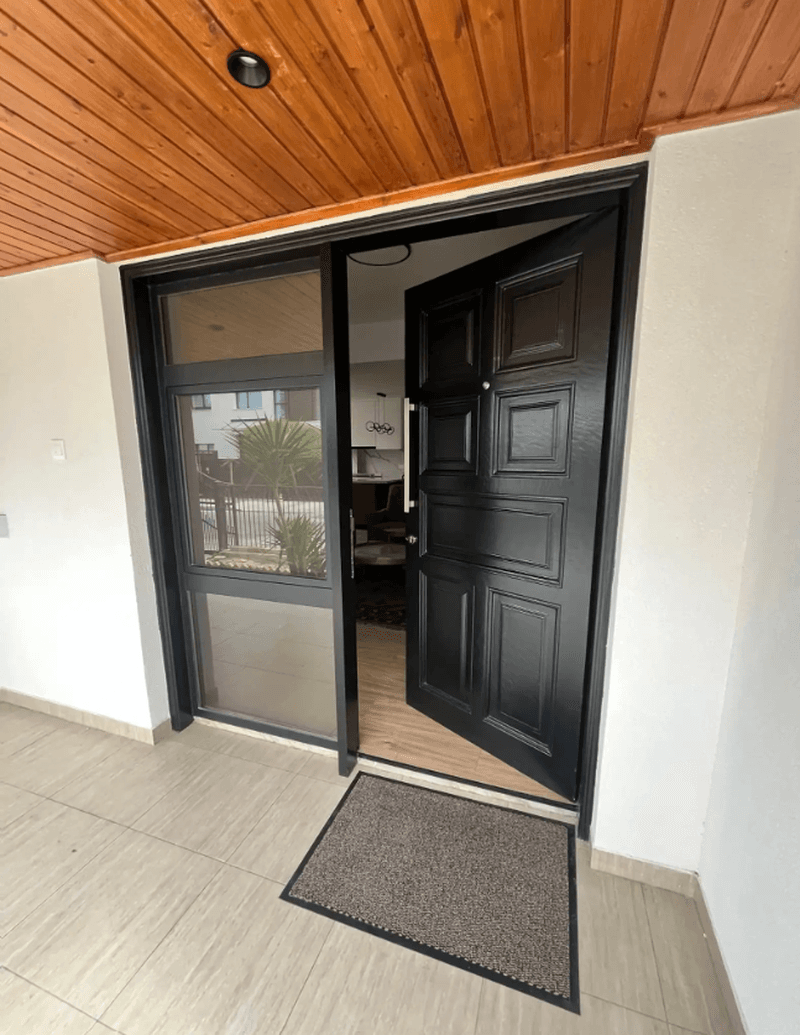 2-bedroom apartment to rent: https://www.bazaraki.com/adv/5797009_2-bedroom-apartment-to-rent (www.bazaraki.com)
