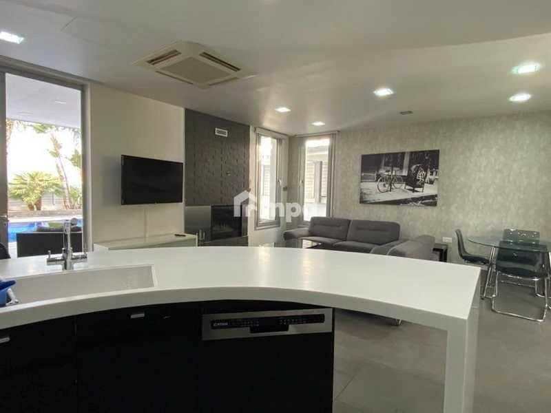  5-bedroom detached house to rent: https://www.bazaraki.com/adv/5789063_5-bedroom-detached-house-to-rent (www.bazaraki.com)