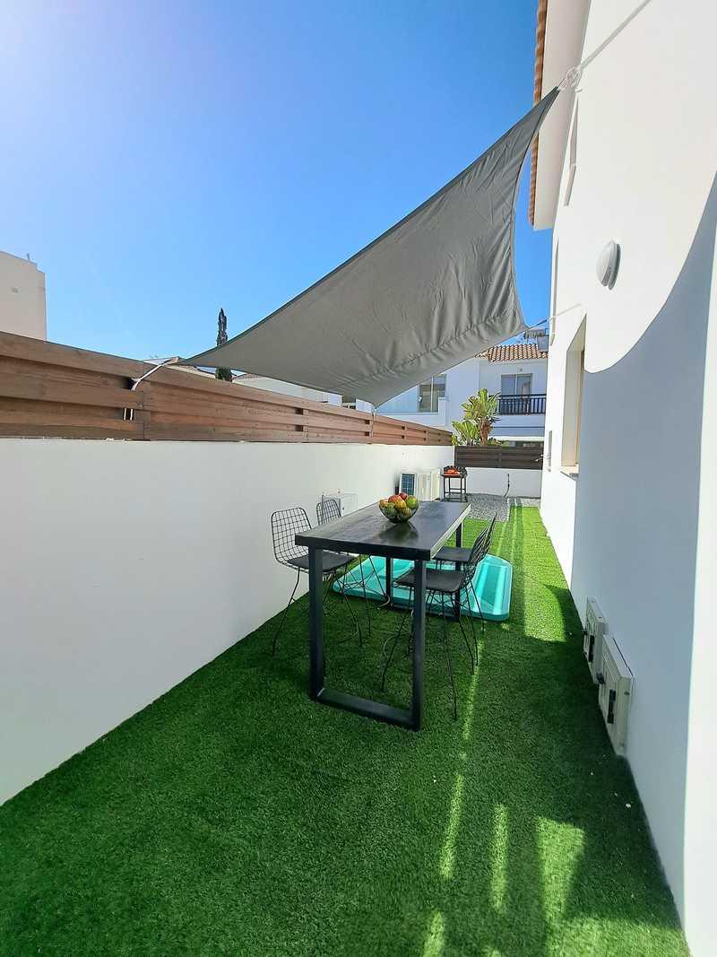 Luxury 3 bedroom villa with a pool: https://www.bazaraki.com/adv/5795916_luxury-3-bedroom-villa-with-a-pool (www.bazaraki.com)