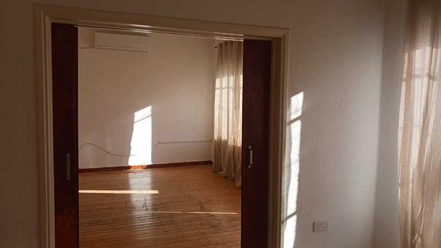 Κατάλληλο για γραφείο στο κέντρο λεμεσού: https://www.bazaraki.com/adv/5791658_katallelo-gia-grapheio-sto-kentro-lemesou (www.bazaraki.com)