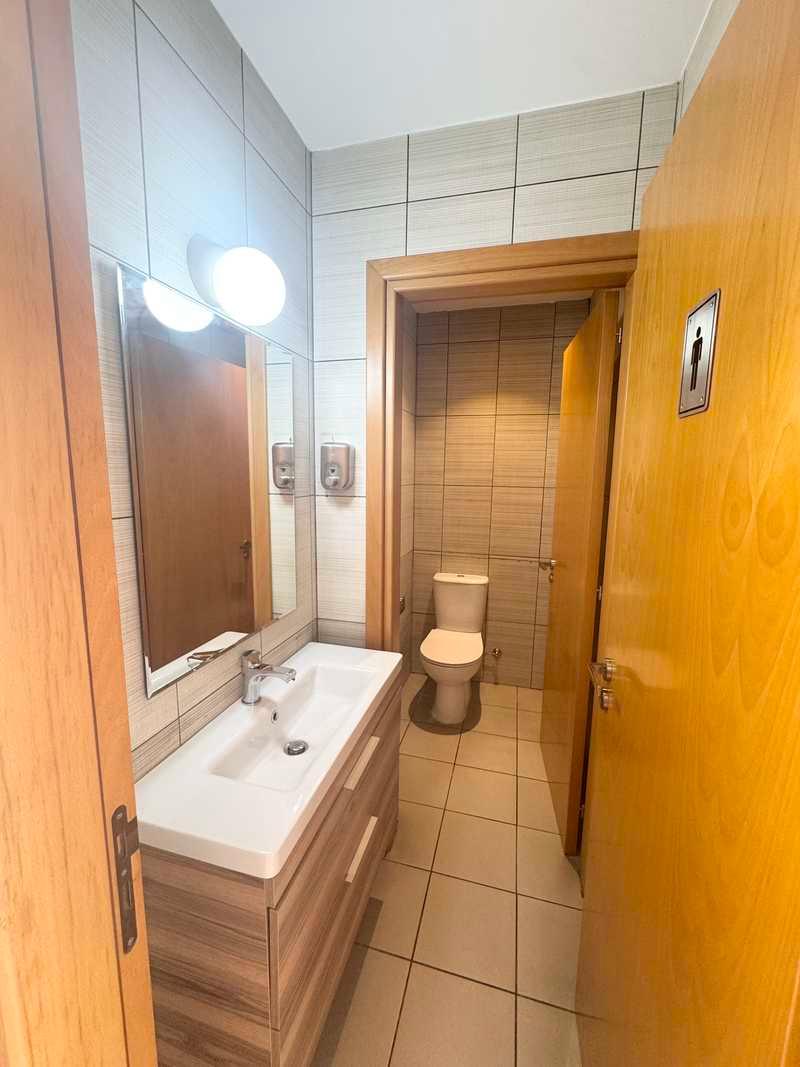A whole floor office on athalassas avenue: https://www.bazaraki.com/adv/5797889_a-whole-floor-office-on-athalassas-avenue (www.bazaraki.com)