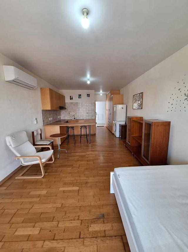 Studio apartment to rent: https://www.bazaraki.com/adv/5793412_studio-apartment-to-rent (www.bazaraki.com)