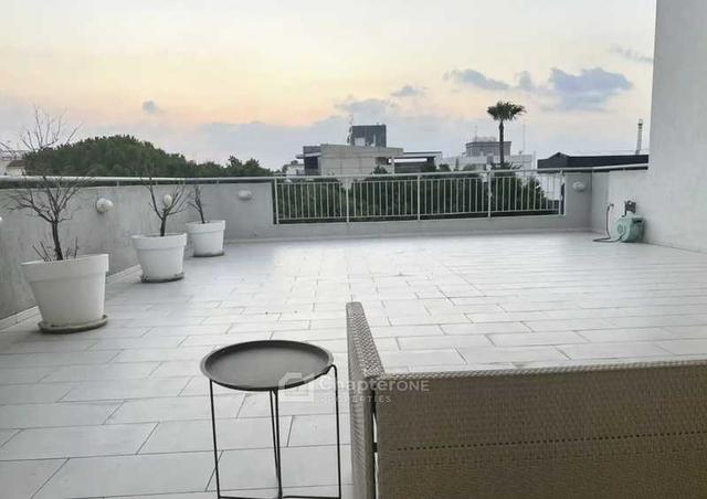 3-bedroom penthouse to rent: https://www.bazaraki.com/adv/5797702_3-bedroom-penthouse-to-rent (www.bazaraki.com)