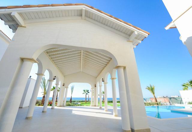 New 5-bedroom villa in Larnaca № 153379: https://dom.com.cy/en/catalog/sale/153379/ (dom.com.cy)