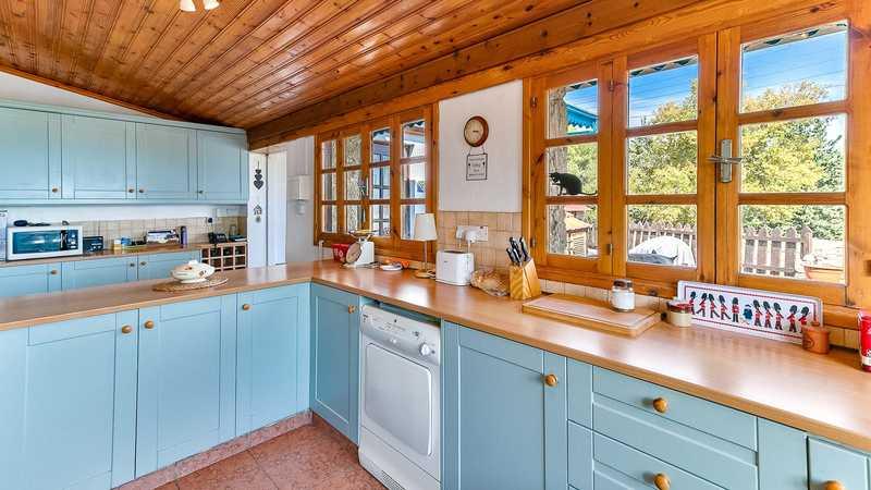 3-bedroom semi-detached for sale: https://www.bazaraki.com/adv/5795159_3-bedroom-semi-detached-for-sale (www.bazaraki.com)