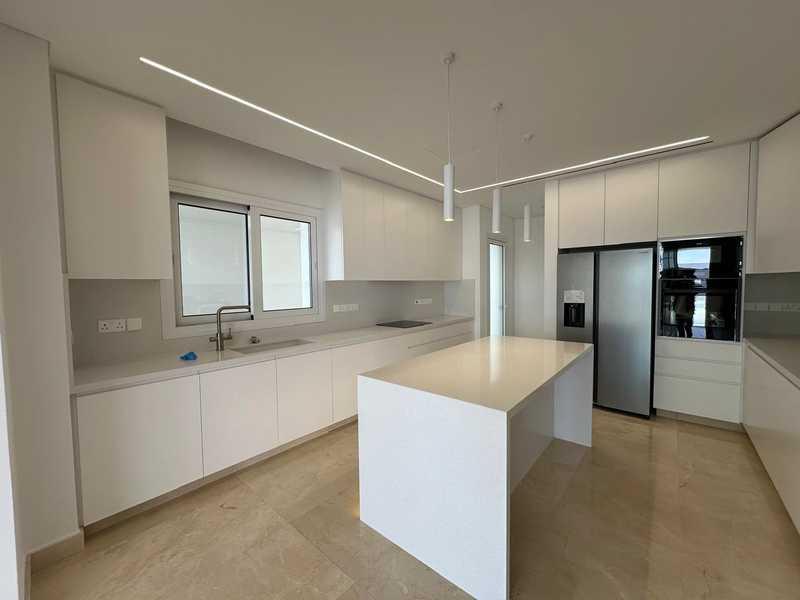  5-bedroom villa to rent: https://www.bazaraki.com/adv/5787190_5-bedroom-villa-to-rent (www.bazaraki.com)