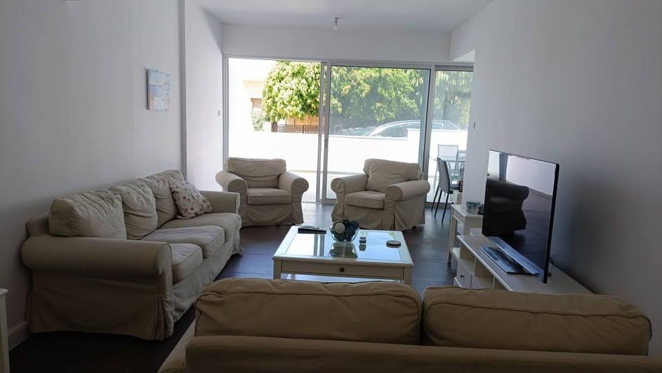 2 bedroom apartment: https://www.facebook.com/marketplace/item/1655925221782802 (www.facebook.com)