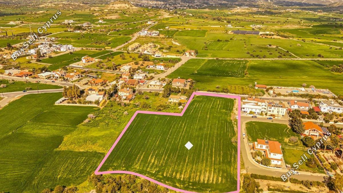 12,375 SQM Residential Land for sale in Anafotida, Larnaca: https://www.buysellcyprus.com/property-for-sale/larnaca/anafotida/land-for-sale-anafotida-larnaca-1796737.html (www.buysellcyprus.com)