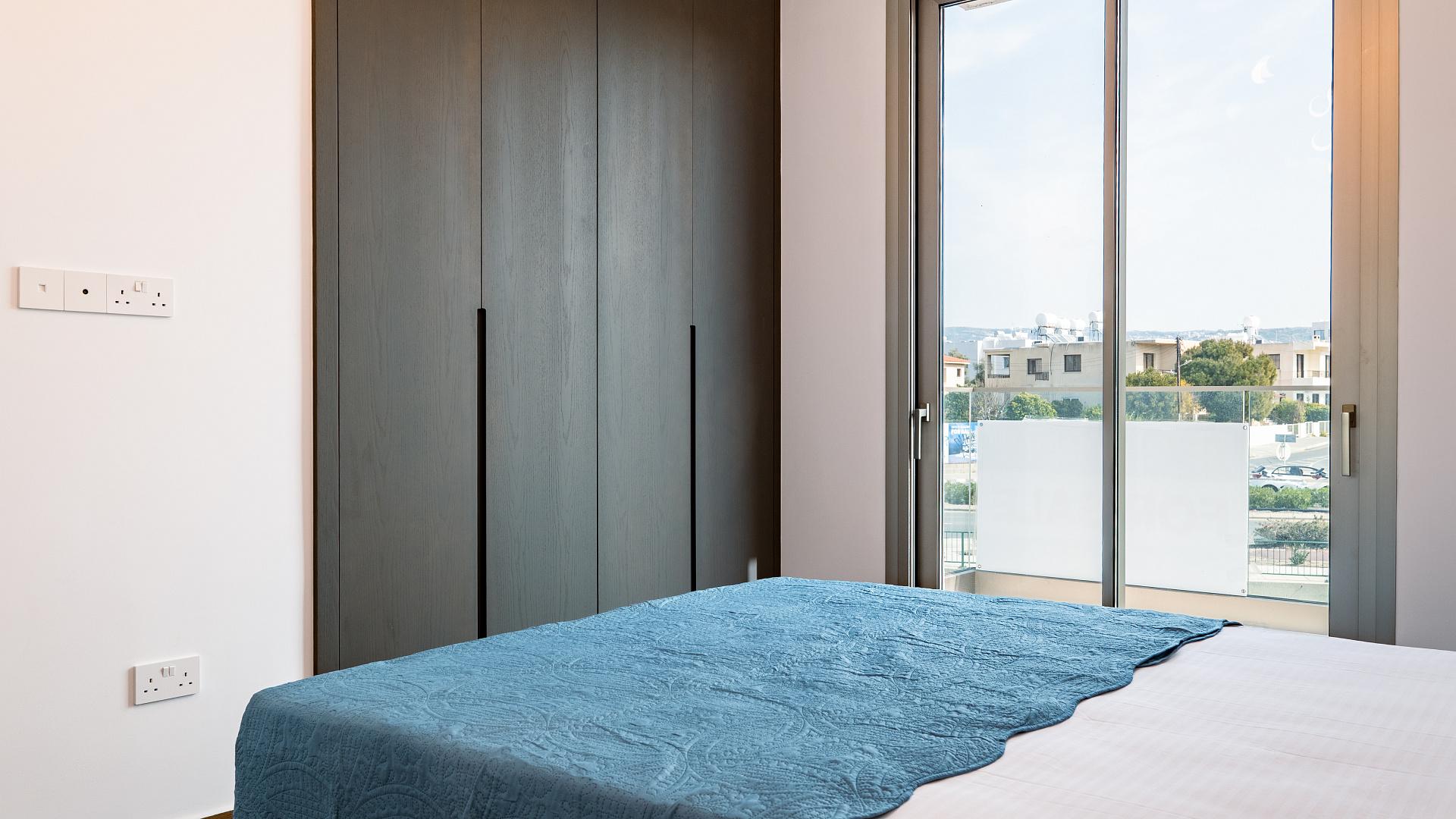 New 3-bedroom flat in Paphos № 153686: https://dom.com.cy/en/catalog/sale/153686/ (dom.com.cy)