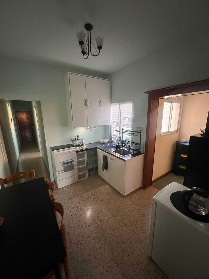 Double bedroom, european professionals only: https://www.bazaraki.com/adv/5792504_room-for-rent-european-professionals-only (www.bazaraki.com)